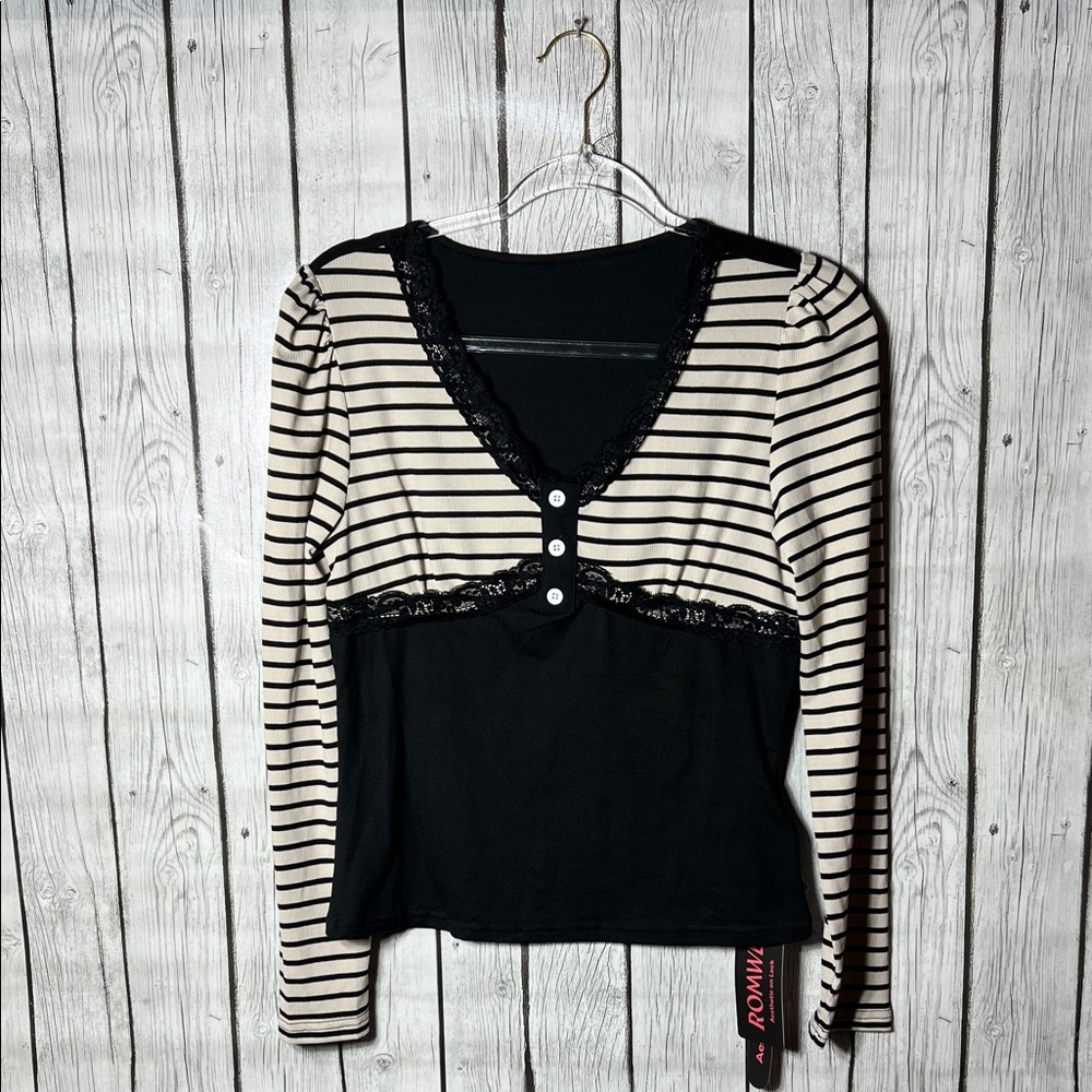 Romwe striped long sleeve top size